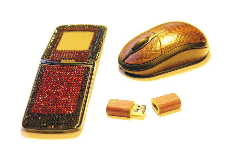 MJ - Royal Kit Mix - Motorola v9 Swarovski, Leather Mouse Sea Snake, USB Flash Drive from Amaranth Wood inlaid Gold & Diamond