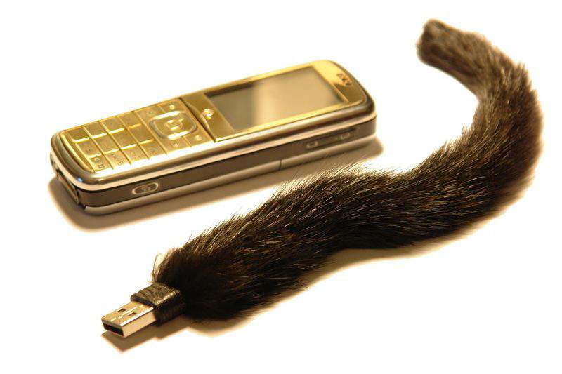 MJ - USB Flash Drive Fur & Leather Edition (Black Mink & Lizard Skin) - Gold Platinum Mobile Phone GSM
